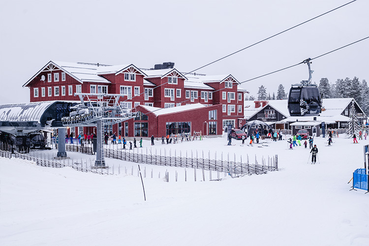 Gondol Sälen med vy över Hotell Kurbits.