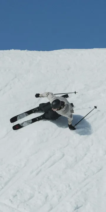 Kim Boberg skis in Kläppen Snowpark