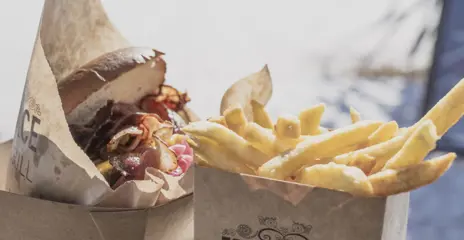 En bild på en hamburgare